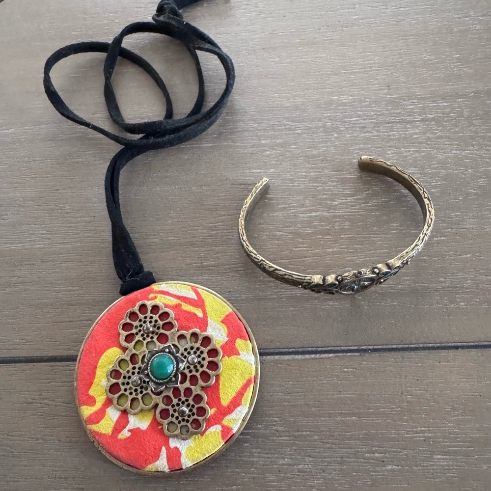 Lucky Brand Gold Pendant Necklace with Bracelet (Set) - Picture 10 of 16